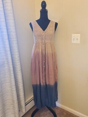 🌺 Boho Sleeveless Crocheted Bodice Dip-Dye Ombre Button-Front Lined Maxi Dress